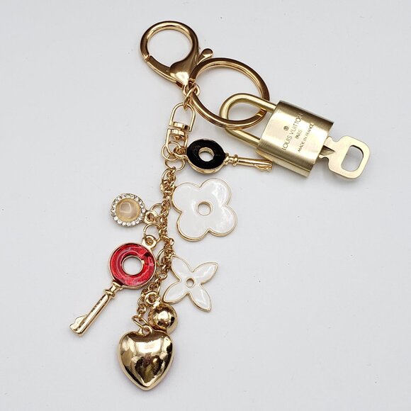 Authentic Louis Vuitton Lock & Key with Unbranded Charm, Keychain - Picture 6 of 10